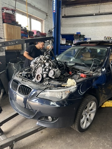 Engine rebuild in a BMW
